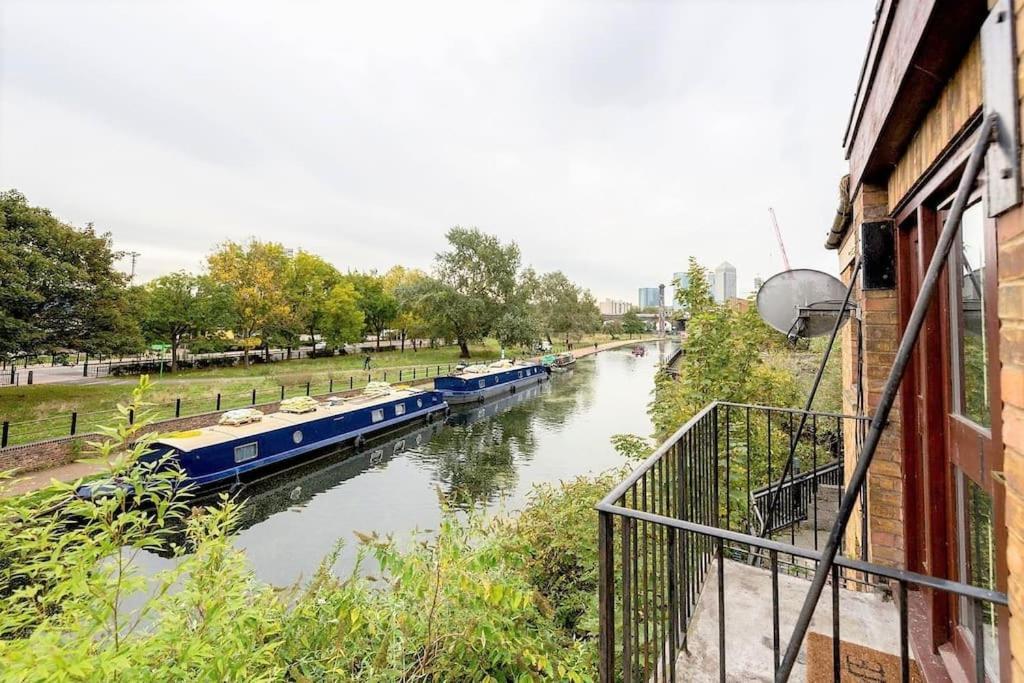 Amazing Location - City Of London- 2 Bedroom Stunning Canal View House With Private Garden,Parking & Balcony Zewnętrze zdjęcie