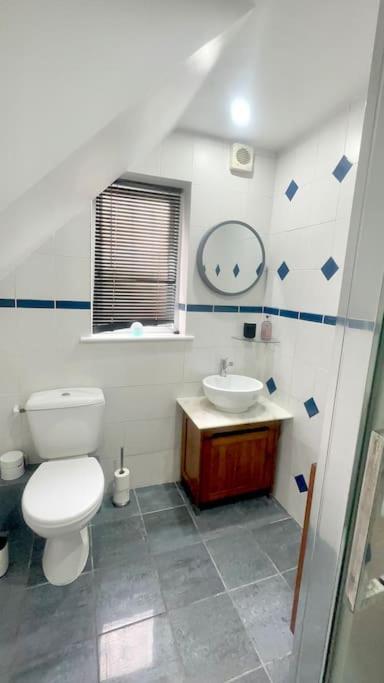Amazing Location - City Of London- 2 Bedroom Stunning Canal View House With Private Garden,Parking & Balcony Zewnętrze zdjęcie