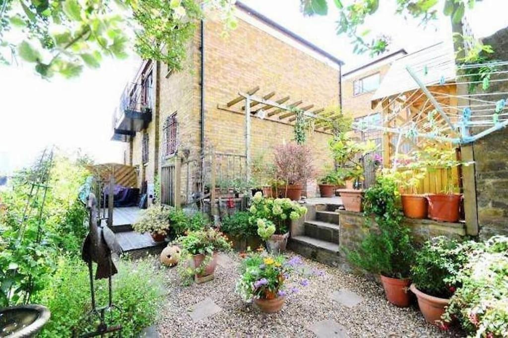 Amazing Location - City Of London- 2 Bedroom Stunning Canal View House With Private Garden,Parking & Balcony Zewnętrze zdjęcie