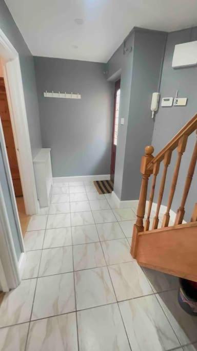 Amazing Location - City Of London- 2 Bedroom Stunning Canal View House With Private Garden,Parking & Balcony Zewnętrze zdjęcie