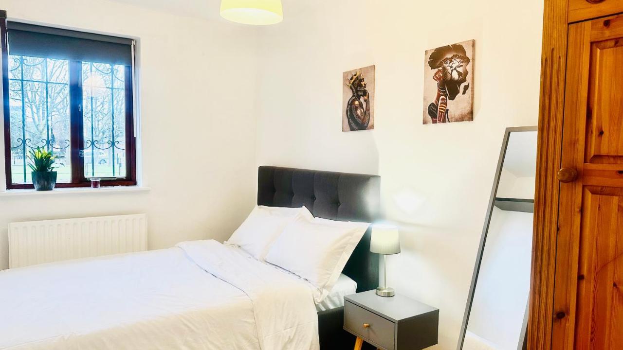 Amazing Location - City Of London- 2 Bedroom Stunning Canal View House With Private Garden,Parking & Balcony Zewnętrze zdjęcie