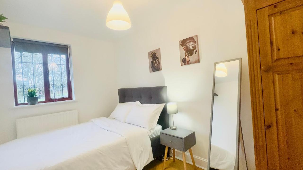 Amazing Location - City Of London- 2 Bedroom Stunning Canal View House With Private Garden,Parking & Balcony Zewnętrze zdjęcie