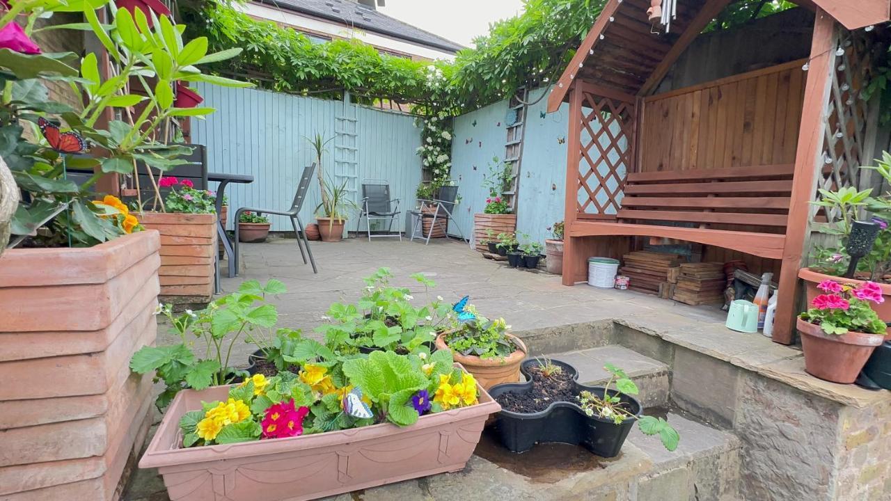 Amazing Location - City Of London- 2 Bedroom Stunning Canal View House With Private Garden,Parking & Balcony Zewnętrze zdjęcie
