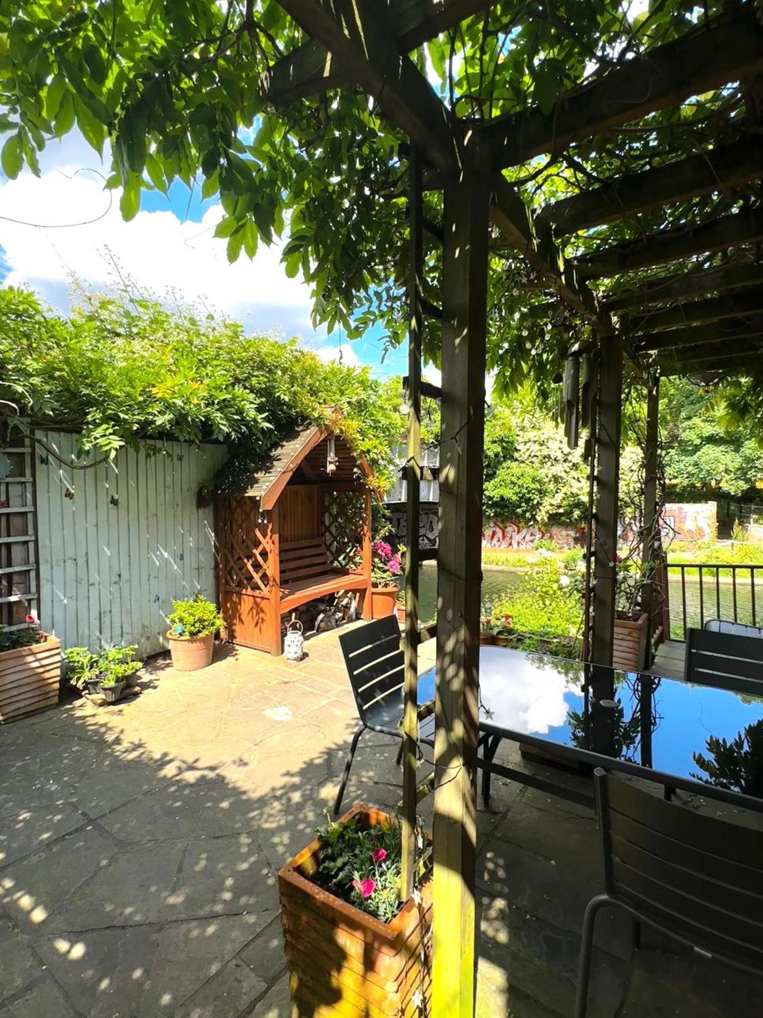 Amazing Location - City Of London- 2 Bedroom Stunning Canal View House With Private Garden,Parking & Balcony Zewnętrze zdjęcie