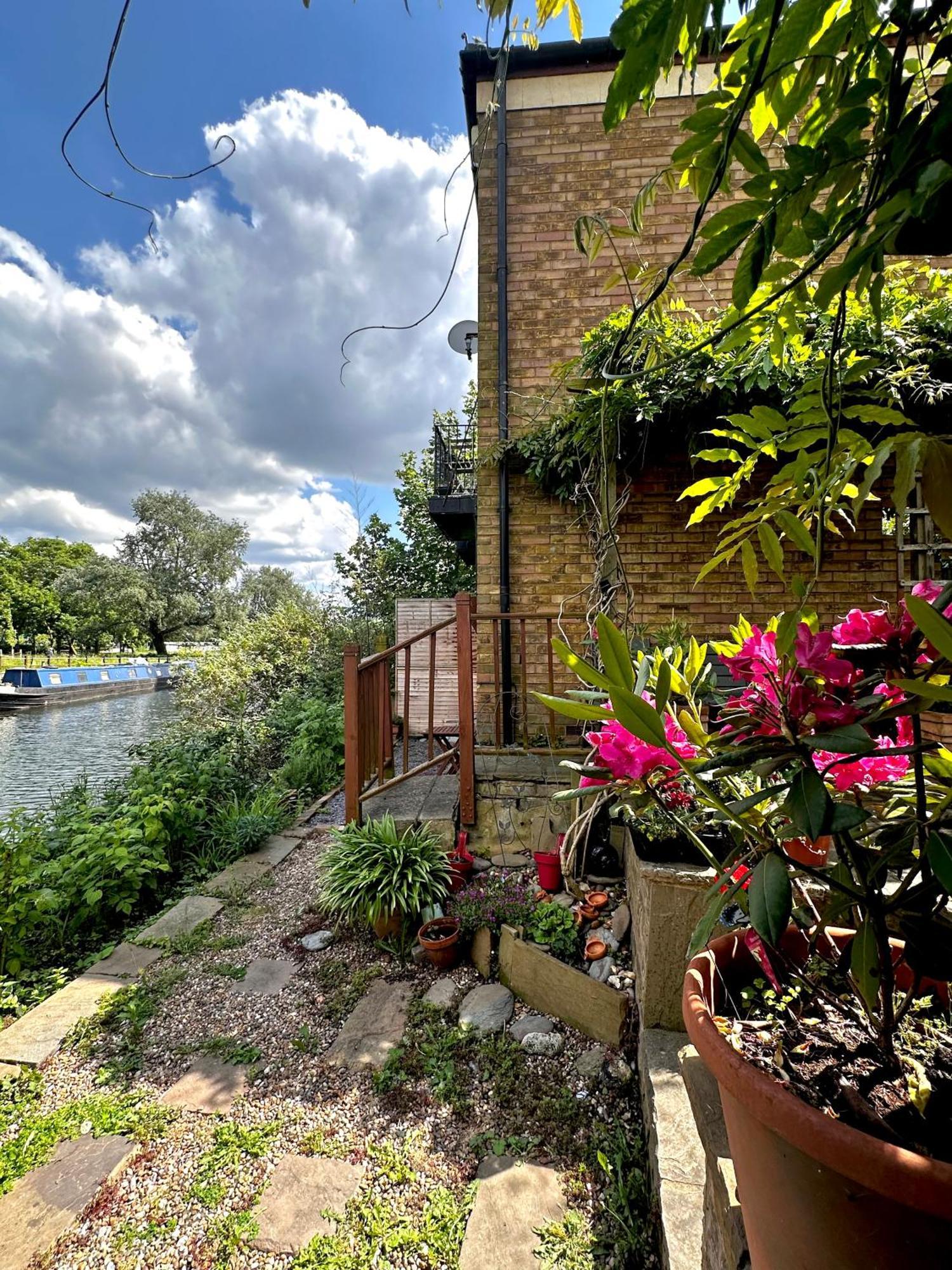 Amazing Location - City Of London- 2 Bedroom Stunning Canal View House With Private Garden,Parking & Balcony Zewnętrze zdjęcie